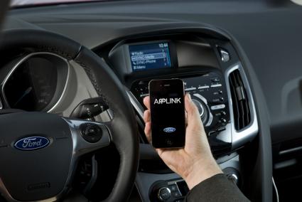 Neuer Ford EcoSport in Europa mit Ford SYNC AppLink erhältlich – mobiles Musikstreaming über Spotify (BILD)