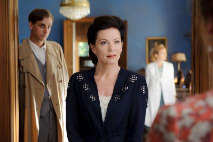 „Ein weites Herz“ – Das Schicksal einer deutschen Familie im ZDF /
Mit Nadja Uhl, Iris Berben sowie Friedrich und Max von Thun (BILD)