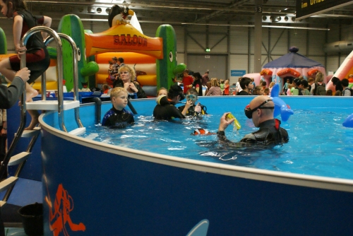 Unter Wasser und hoch hinaus: Schnuppertauchen und Klettern im Hochseilgarten bei Kinder-Kult 2013