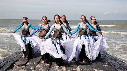 Die wilde 13 tanzt orientalisch