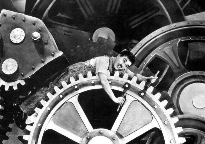 Neue Ausstellung ab 20. Juli 2013: Kunstmuseum Wolfsburg zeigt „Slapstick! Alÿs, Bock, Chaplin, Hein, Laurel & Hardy, Keaton, Matta-Clark u. a.“