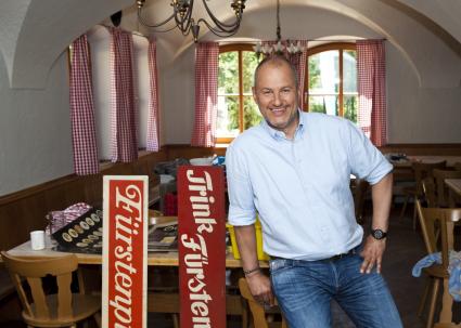 „Wer ein Hotel führt, muss dafür brennen!“ Staffel 5 von „Rosins Restaurants – Ein Sternekoch räumt auf“ ab Dienstag 18. Juni 2013, um 20.15 Uhr bei kabel eins (BILD)