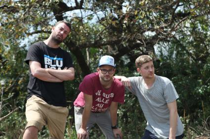 „BLUganda – ein Afrikatrip“ / 
ZDFkultur mit Marteria und Maeckes in Afrika (BILD)