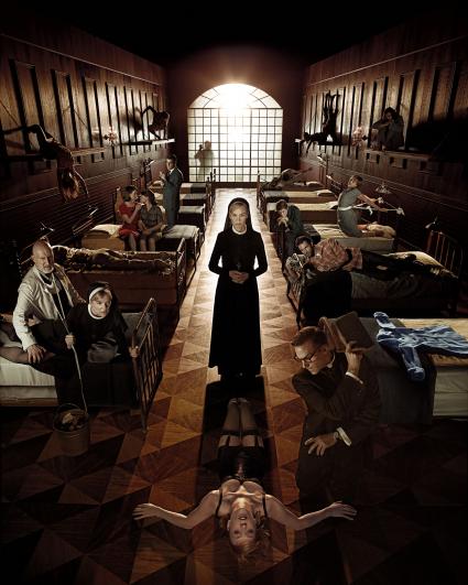 Gänsehaut garantiert: Die zweite Staffel „American Horror Story“ mit Jessica Lange, Adam Levine und Franka Potente ab 26. September 2013 als Deutschland-Premiere auf sixx (BILD)