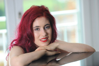 Star-Pianistin Cassandra Wyss konzertiert in der Berliner Philharmonie