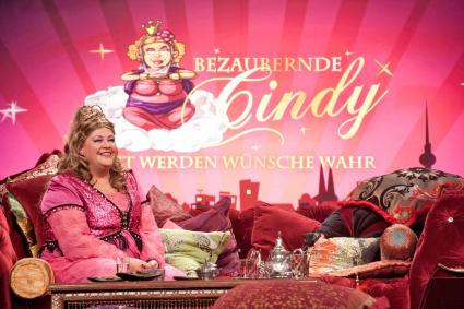 Cindy aus Marzahn wird zur Glücksfee: „Bezaubernde Cindy“ überrascht ab 18. Oktober in SAT.1 (BILD)