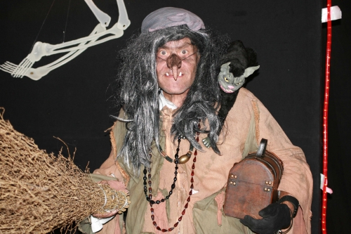 Hexen, Geister, Mutmachmonster – Halloween-Gruselspaß für die ganze Familie