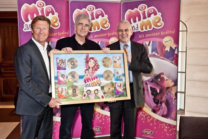 Drei Mal Platin und drei Mal Gold für Panini-DVDs von „Mia and me“