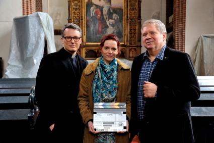 ZDF dreht „Fernsehfilm der Woche“ / Rainer Hunold, Henry Hübchen, Maja Maranow und Katja Flint in „Der Pfarrer und das Mädchen“ (FOTO)