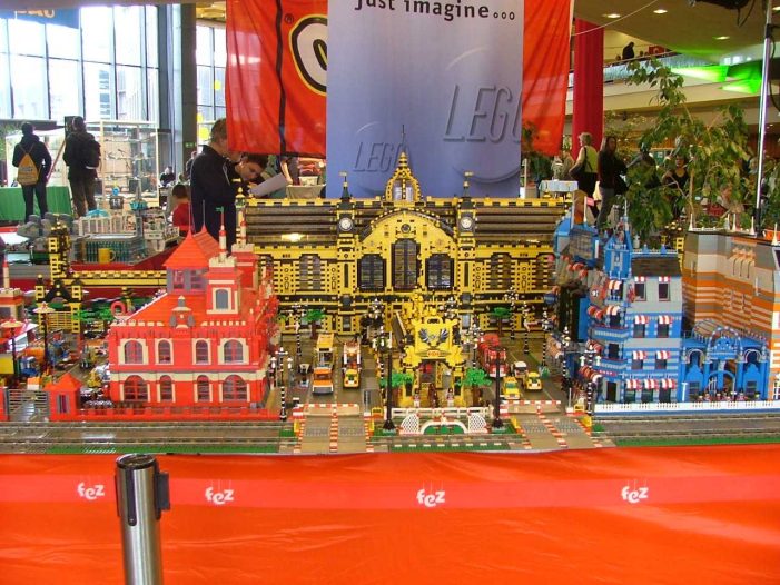 En miniature: Eisenbahnen, Schiffe und Helikopter